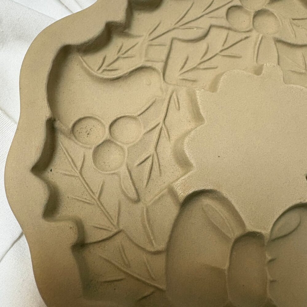 Brown Bag Cookie Art Wreath Cookie Mold – 1988 Hill Design – 6" - Picture 3 of 7